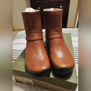 Keen Bern Ankle Oak (Brown) Women's Boots Size 10